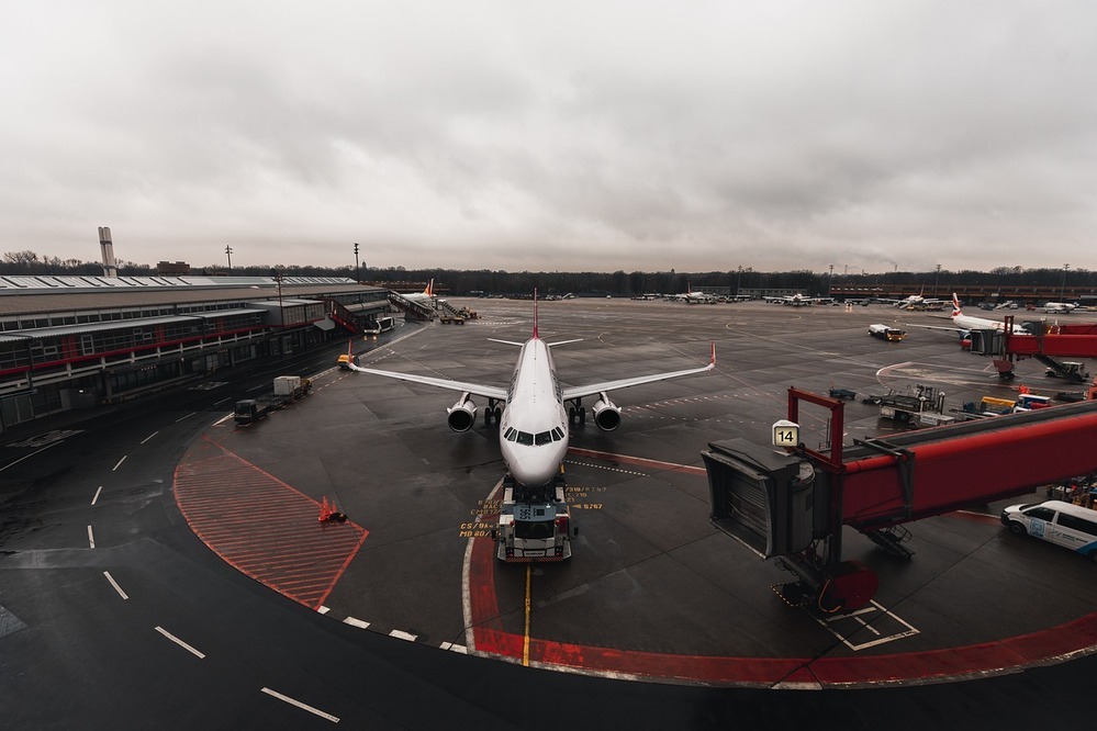 Does Rain Delay Flights? 