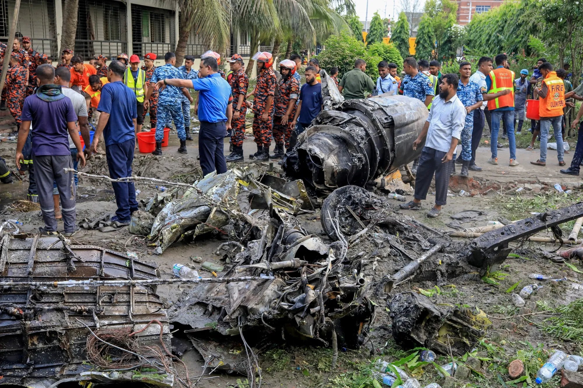 Fighter Jet Crashes Into Bangladesh School